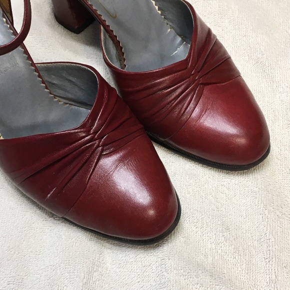 Restored: Vintage 70s Leather Heels - Picture 2 of 9